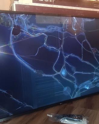 Smart TV LG UHD 55" 4K – NUOVA con schermo rotto 