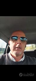Venditore automobili