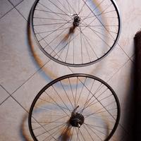 coppia di ruote per bici da corsa