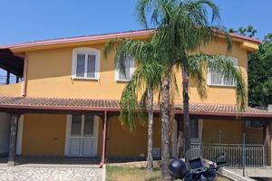 Villa di 400 m² con più di 5 locali e box auto dop