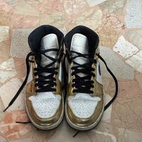 Air Jordan 1 Mid Metallic Gold Black White