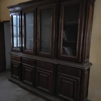 armadio vetrinetta largo circa 2,40 m