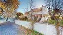 soluzione-con-ingresso-indipendente-e-giardino-