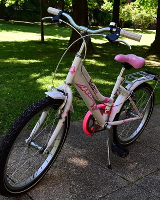 Splendida bicicletta  Atala per bambina 8-10 anni