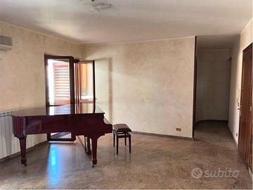 Comoda proprietà su due livelli con ascensore