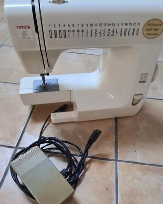 Macchina da cucire Toyota elettrica