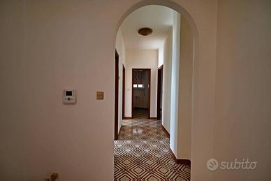 Appartamento di 111 m² con 3 locali e box auto a P