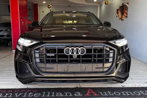 Audi Q8 55 TFSI quattro tiptronic