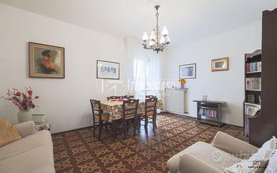 QUADRILOCALE CON TRE BALCONI E GARAGE IN ZONA PARC