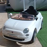 macchinina elettrica per bambini, modello Fiat 500