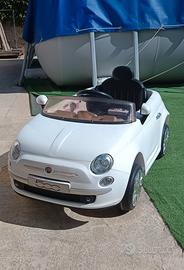 macchinina elettrica per bambini, modello Fiat 500