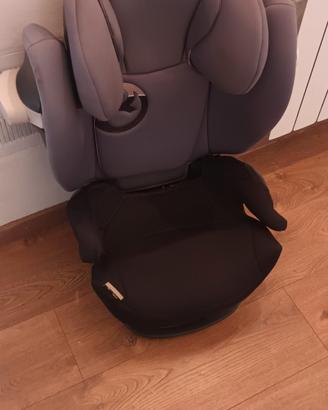 Seggiolone auto per bambini marca cybex.