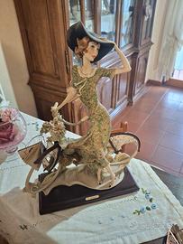 Donna in bici - Capodimonte- G.Armani