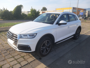 AUDI Q5 190CV versione Top di Gamma pari al nuovo