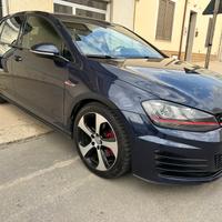 Volkswagen Golf VII GTI 2.0 211CV PANAMERICANA
