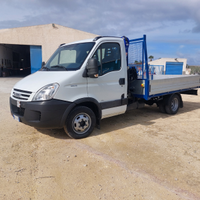 Iveco daily 35C15 con grù