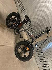 E-bike pieghevole
