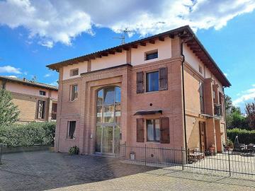 Appartamento di 115 m² con 5 locali e box auto a V