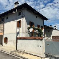 CASA IN LINEA CON GIARDINO