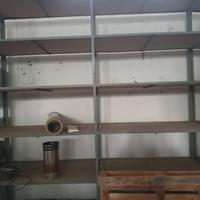 scaffali 