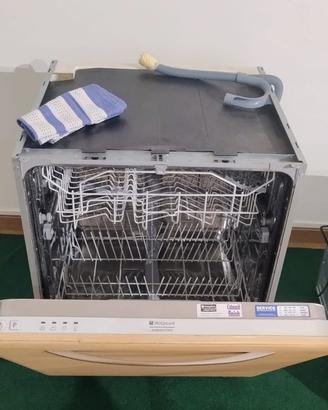 Lavastoviglie hotpoint Ariston ad incasso