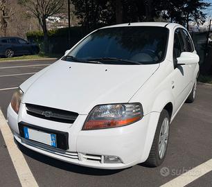 Chevrolet Kalos adatta a neopatentati