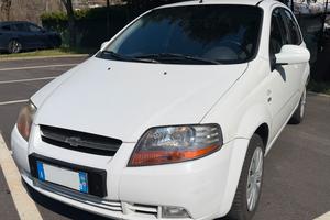 Chevrolet Kalos adatta a neopatentati