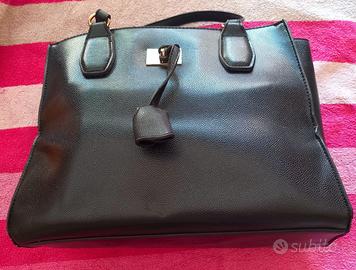 Borsa Nera Carpisa " Nuova"