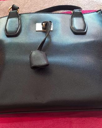 Borsa Nera Carpisa " Nuova"