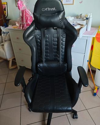 sedia gaming Trust GTX 