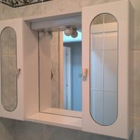 specchio con ante da bagno