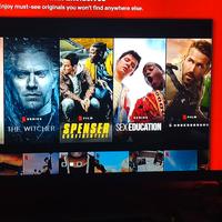 PHILIPS 42 POLLICI "3D" AMBILIGHT + NUMEROSI FILM