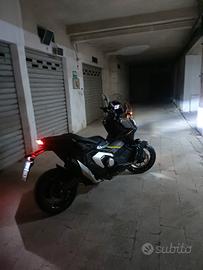 Honda x adv 750
