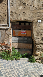 Cantina con grotta e punti luci