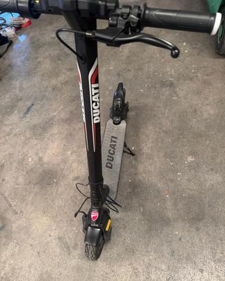 Monopattino elettrico Ducati Pro 2