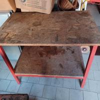 Tavolo da lavoro con compensato