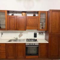 CUCINA IN LEGNO COLOR NOCE