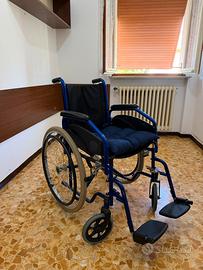 Carrozzina tenuta bene per persone invalidi