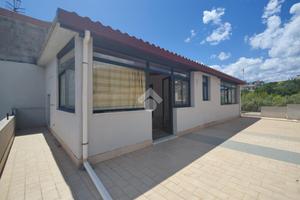 3 LOCALI A GIARDINI NAXOS