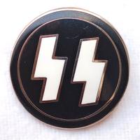 Rara “replica da museo” del distintivo politico SS