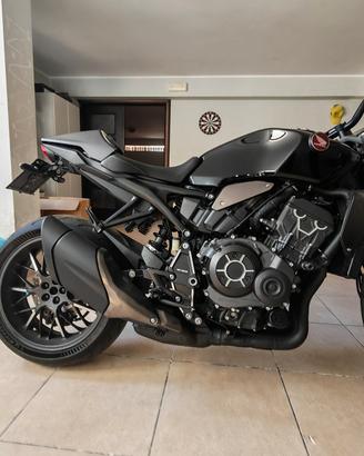 Honda CB1000r Black Edition