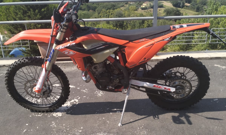 Per conto di un amico, leggere bene