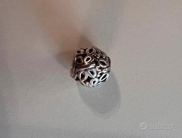 Charm/Ciondolo Pandora sfera con farfalle