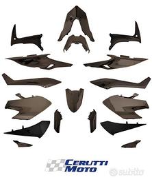 KIT CARENE NERO LUCIDO 17PZ YAMAHA T-MAX 560 2020-