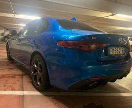 Alfa Romeo Giulia VELOCE Q4 280 CV blu Misano