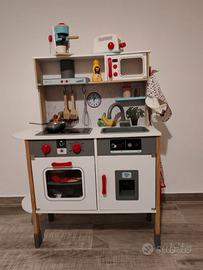 Cucina giocattolo