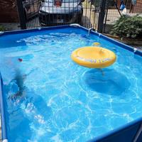 Piscina con depuratore