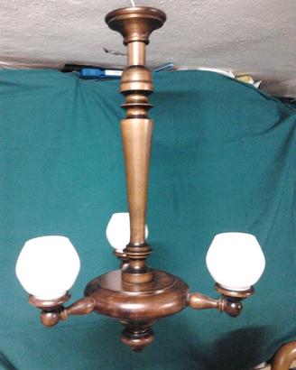 Due lampadari in legno massello