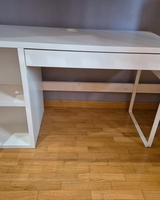 Scrivania IKEA bimbi usata