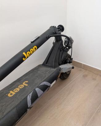 Monopattino elettrico Jeep JPX 500W 640 km